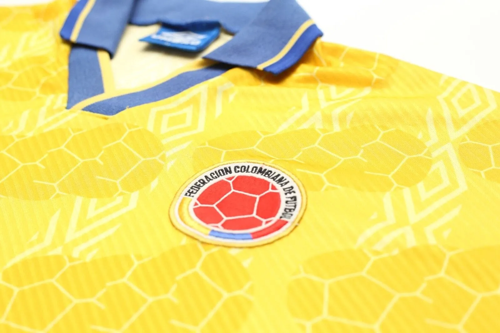 1994/95 COLOMBIA Vintage Umbro Home Football Shirt Jersey (XL)