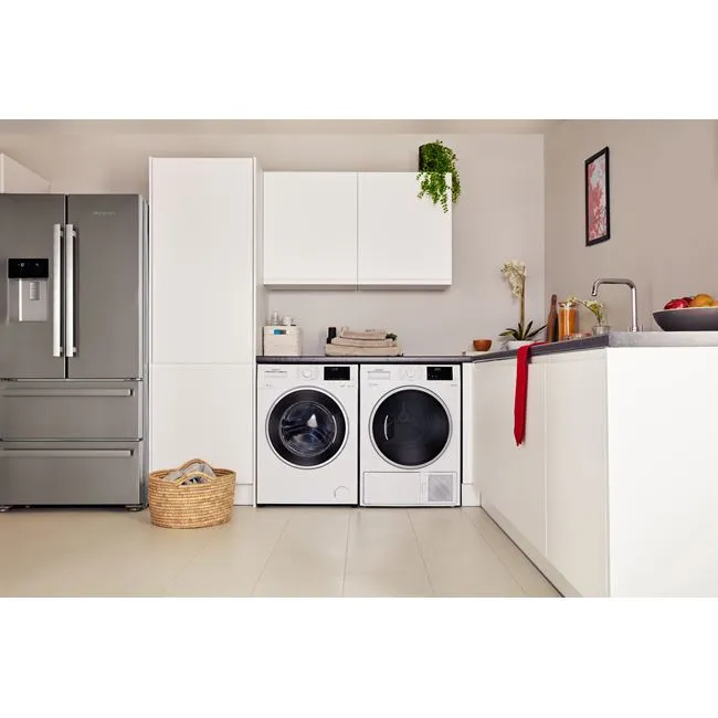 Blomberg 8kg Heat Pump Hybrid Tumble Dryer | LTH38420W