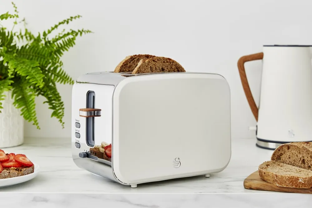 Nordic 2 Slice Toaster and Cordless Kettle Bundle in White