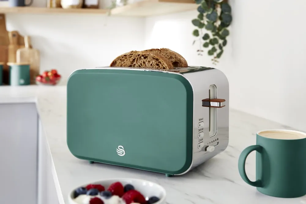 Nordic 2 Slice Toaster and Cordless Kettle Set in Green