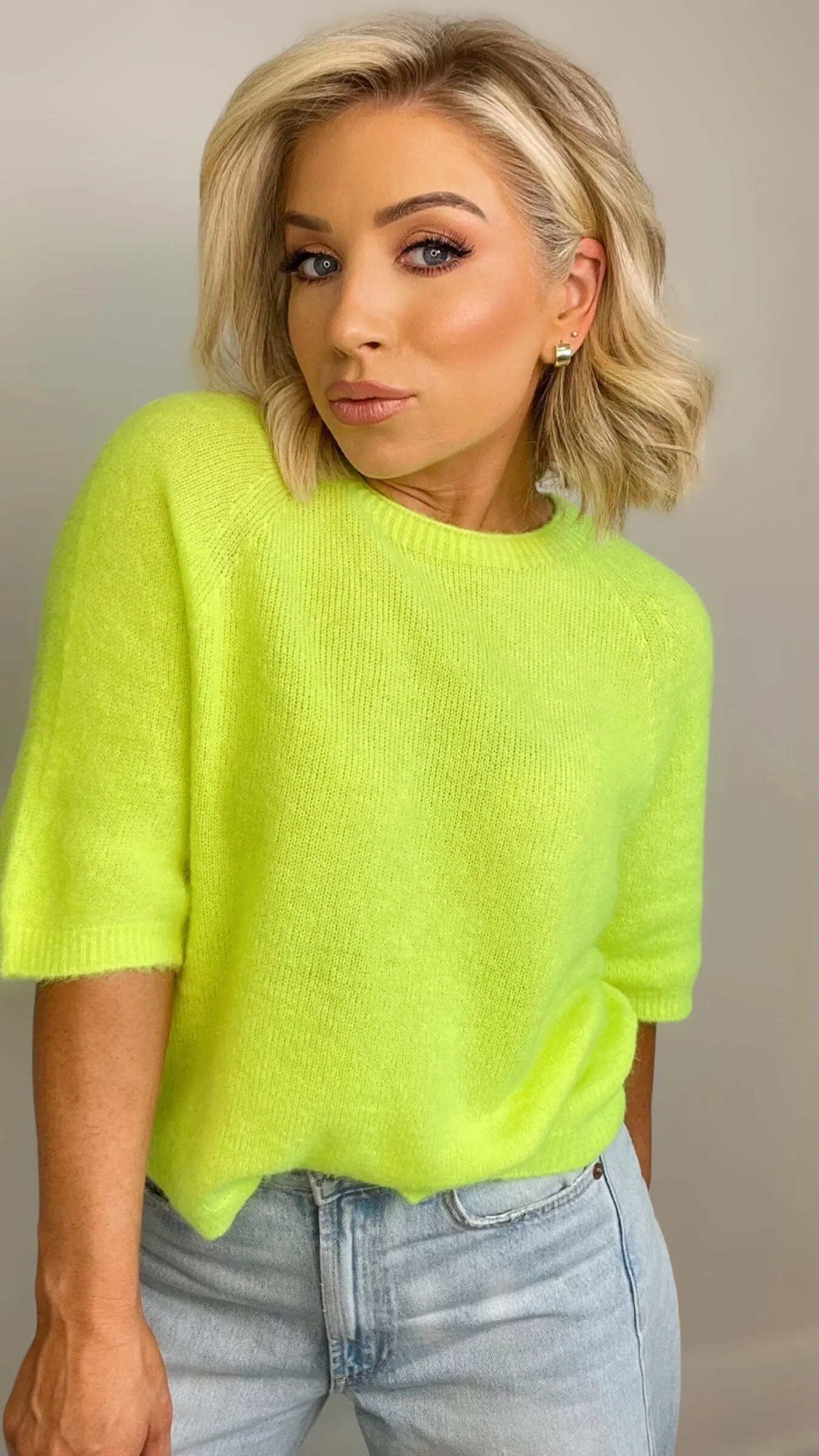 POLLY SUPER SOFT SWEATER - NEON YELLOW